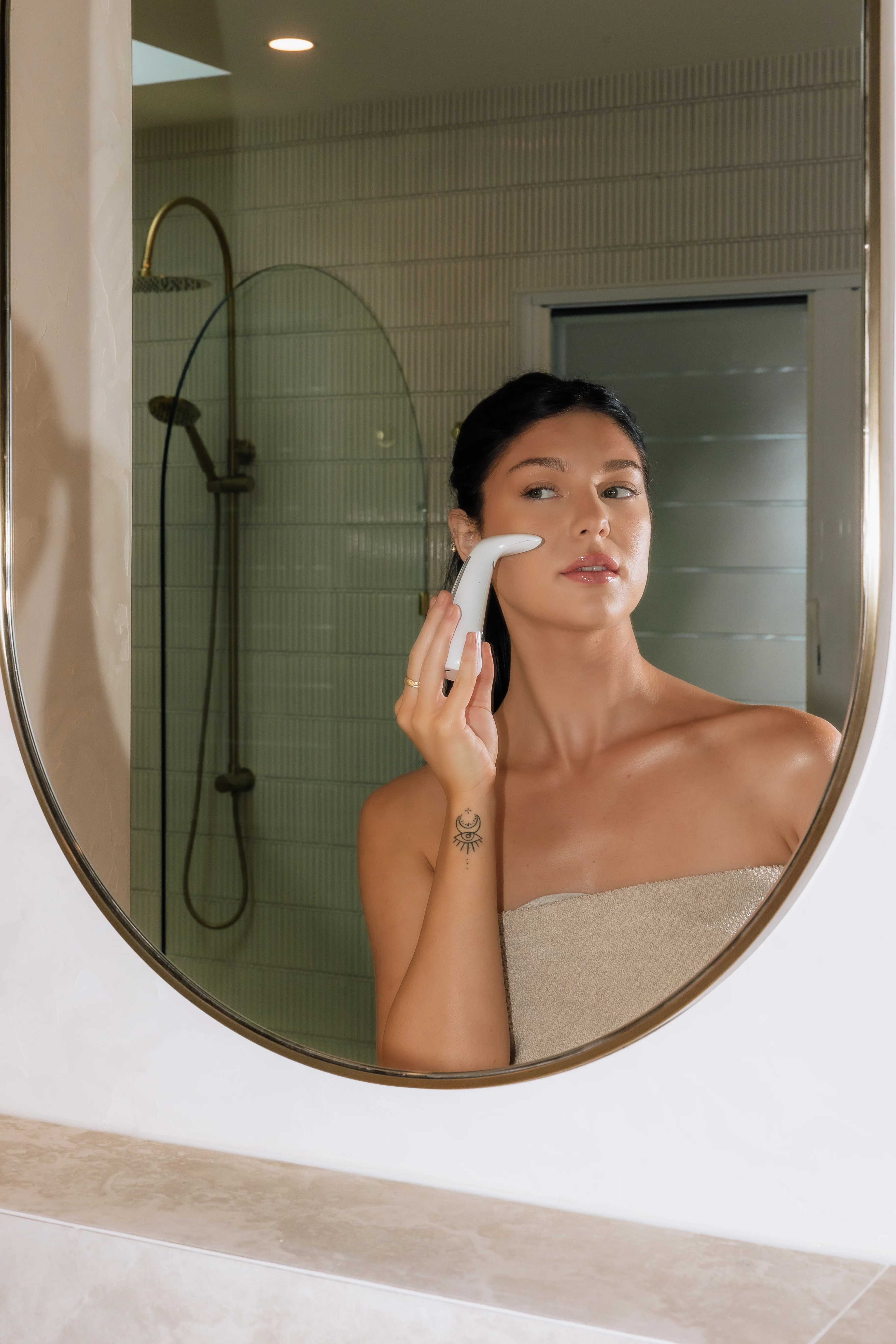 7-in-1 LED Light Therapy Rejuvenation Device - Image 5