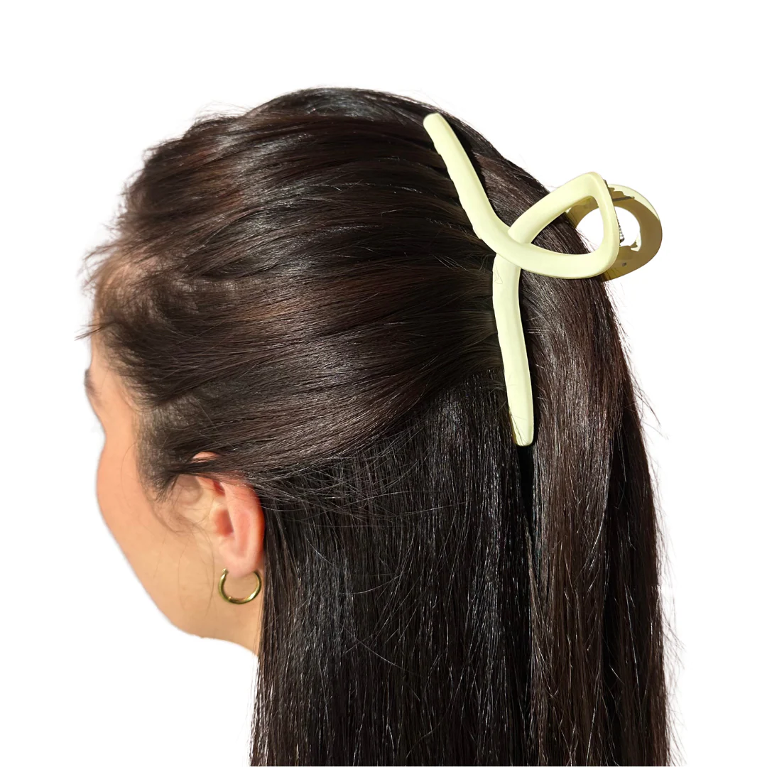 Signature Claw Clip - Lemon Sorbet - Image 3