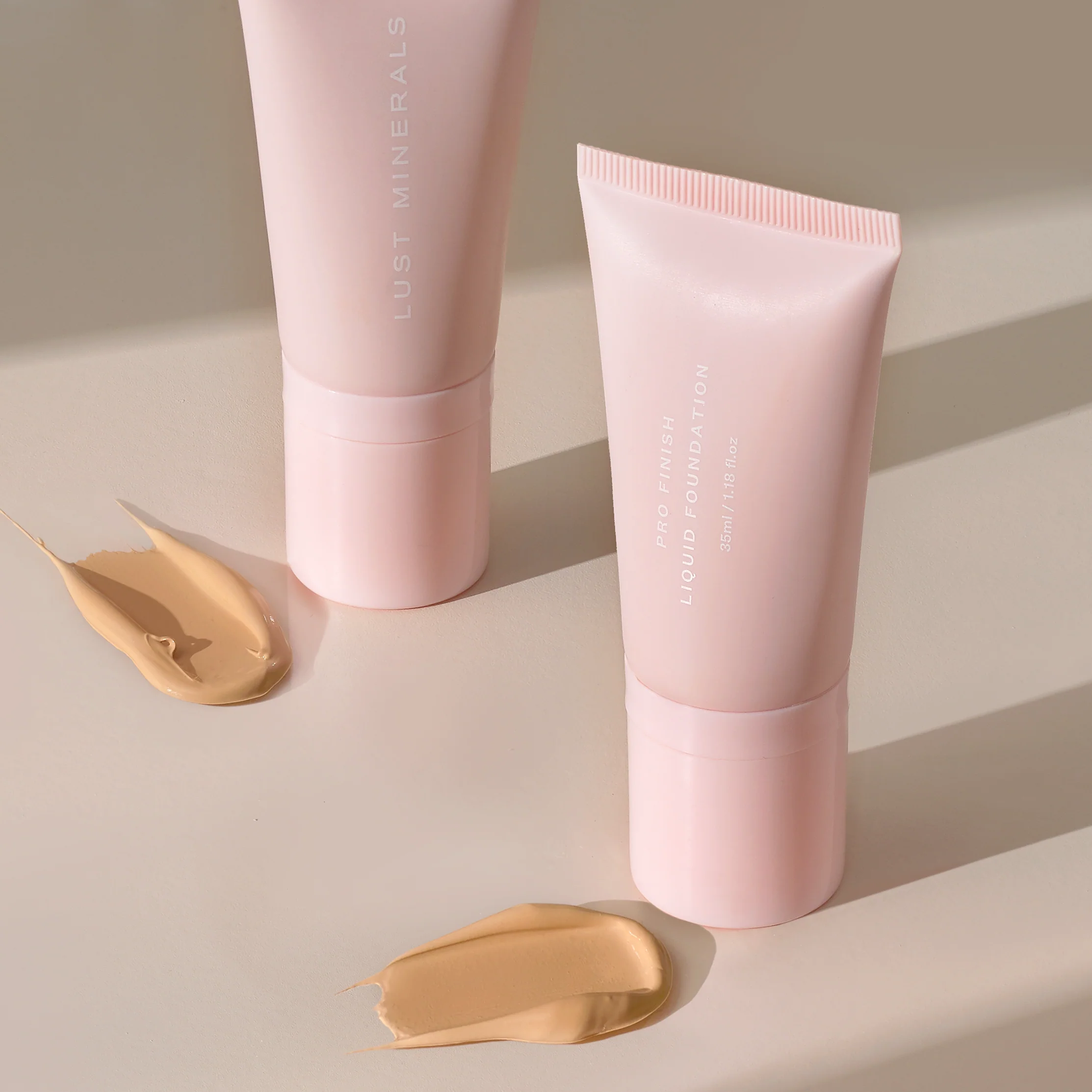 Pro Finish Liquid Mineral Foundation 35ml - Image 3